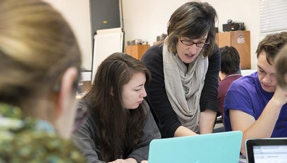 Image of Sarah Gretton teaching